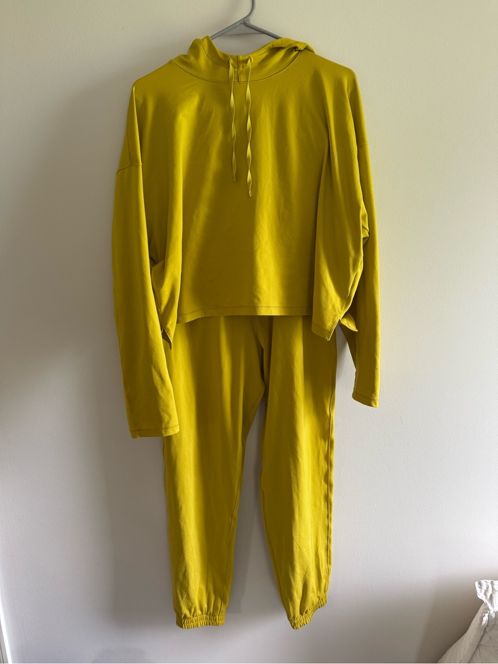 girlfriend collective yellow/green cropped hoodie top and jogger set L - L/NEW